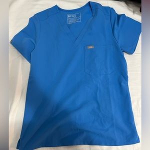 FIGS women’s Catarina one pocket scrub top, size small